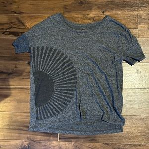Old Navy tshirt